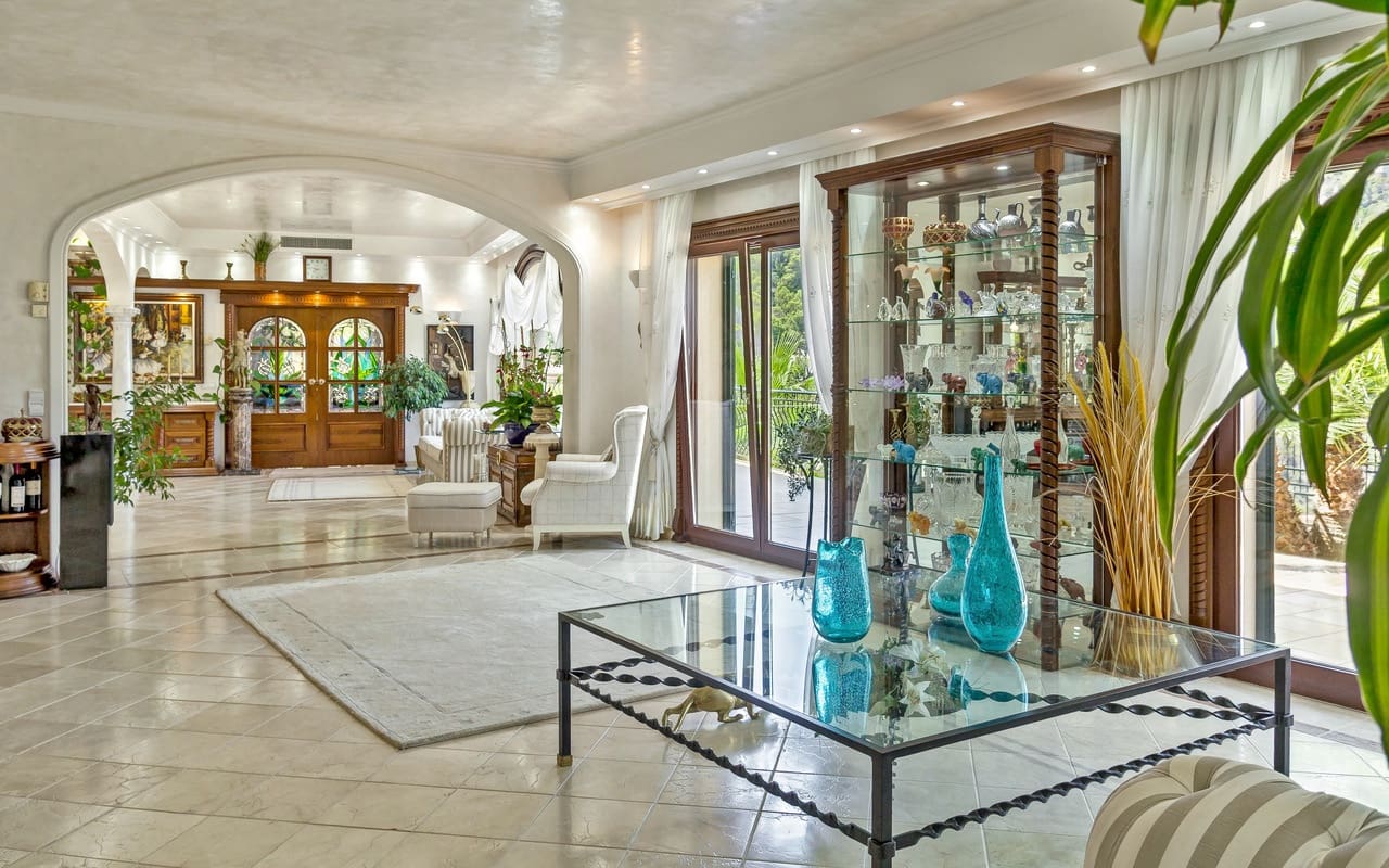 7 bedroom Villa for sale in Puerto de Andratx with pool garage - € 7,400,000 (Ref: 9521410)