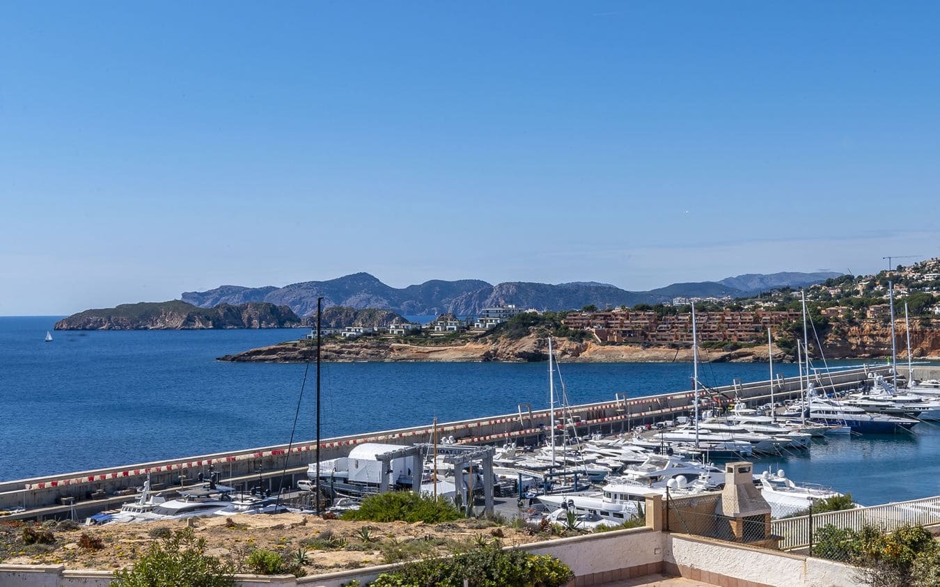 2 bedroom Apartment for sale in El Toro / Port Adriano with garage - € 945,000 (Ref: 9521411)