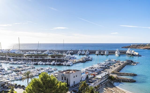 2 bedroom Apartment for sale in El Toro / Port Adriano, Calvià with garage - € 945,000 (Ref: 9521411)
