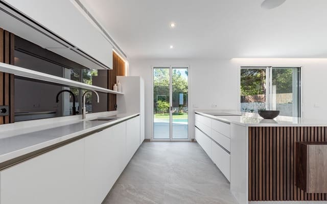 4 bedroom Villa for sale in El Toro / Port Adriano, Calvià with pool garage - € 2,500,000 (Ref: 9521472)