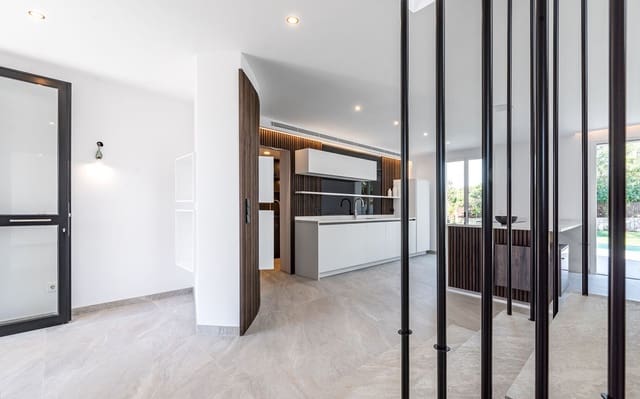 4 bedroom Villa for sale in El Toro / Port Adriano, Calvià with pool garage - € 2,500,000 (Ref: 9521472)