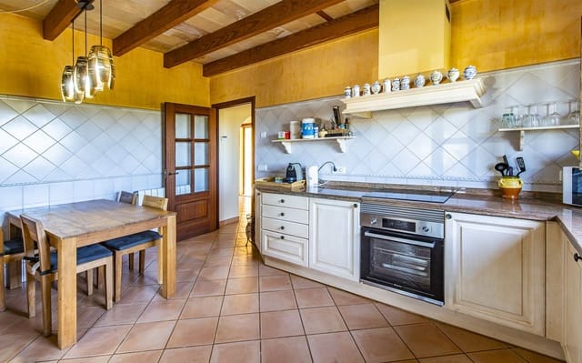 4 bedroom Finca/Country House for sale in Algaida with pool garage - € 2,500,000 (Ref: 9521474)