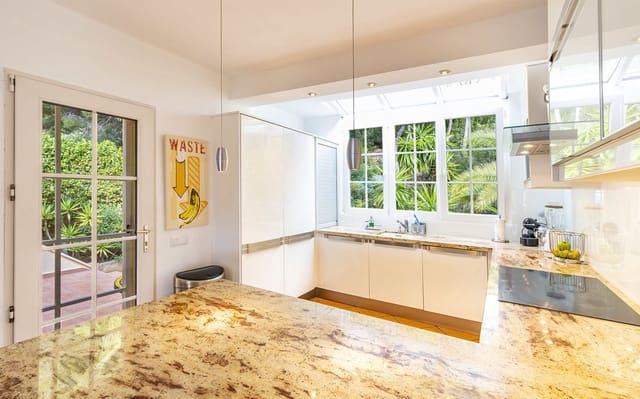 3 soveværelse Villa til salg i Costa de la Calma, Calvià med swimmingpool garage - € 2.100.000 (Ref: 9521475)