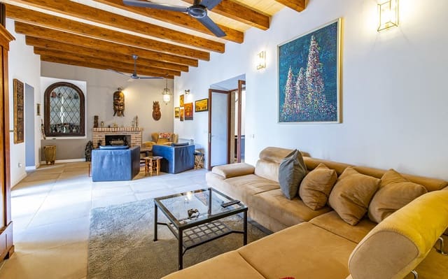 4 soveværelse Byhus til salg i Llucmajor med swimmingpool - € 1.900.000 (Ref: 9521779)