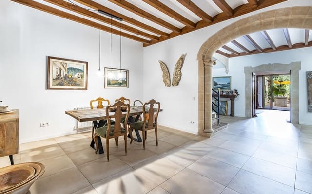 4 soveværelse Byhus til salg i Llucmajor med swimmingpool - € 1.900.000 (Ref: 9521779)