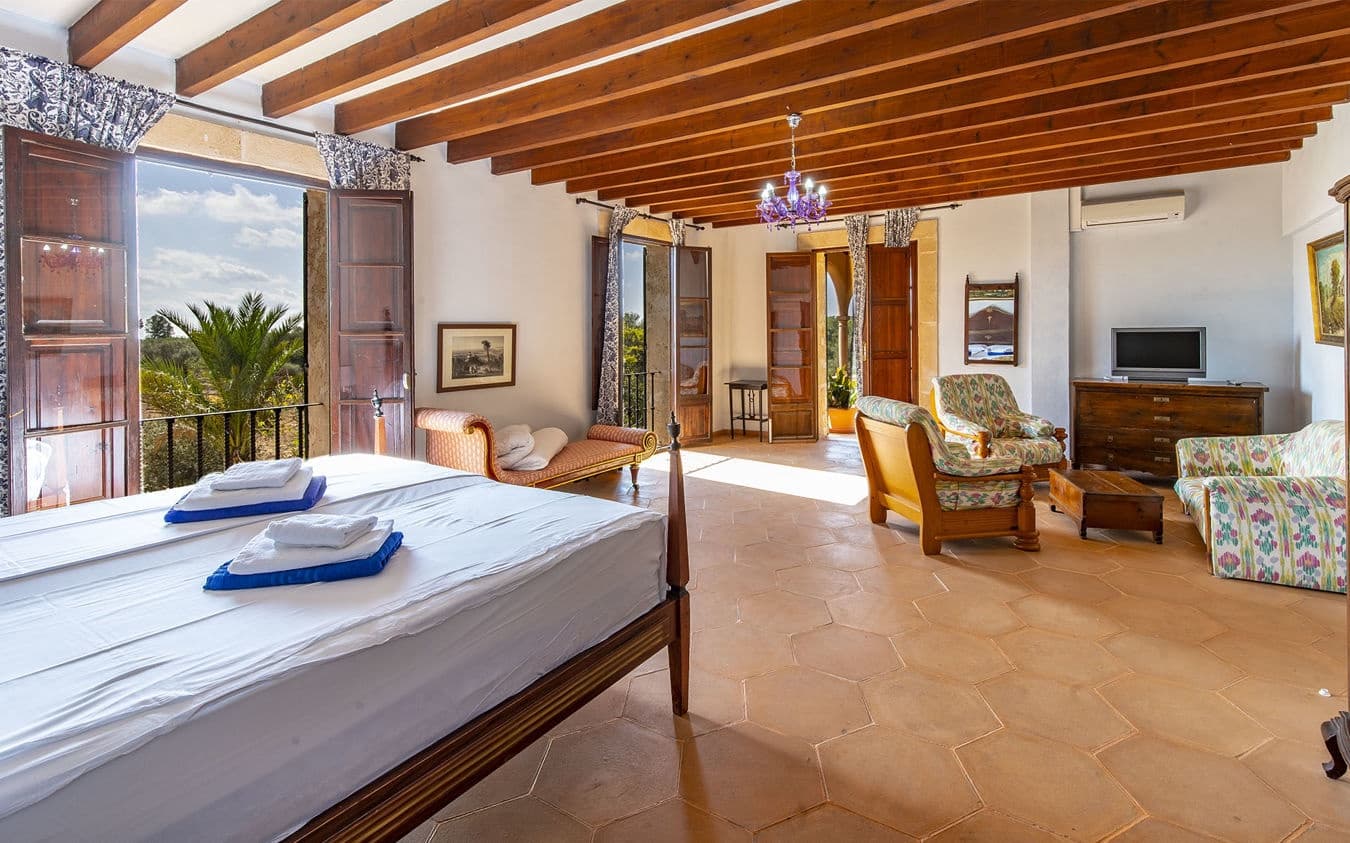 Finca/Casa Rural de 5 habitaciones en Porreres en venta con piscina garaje - 2.200.000 € (Ref: 9521782)