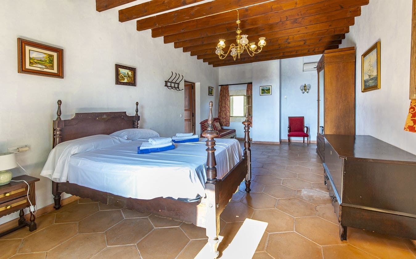 Finca/Casa Rural de 5 habitaciones en Porreres en venta con piscina garaje - 2.200.000 € (Ref: 9521782)