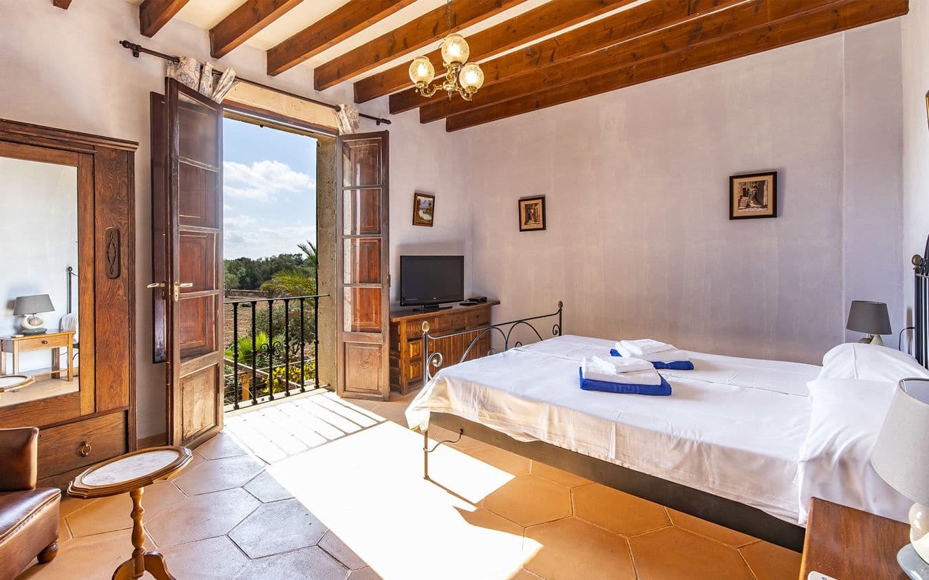 Finca/Casa Rural de 5 habitaciones en Porreres en venta con piscina garaje - 2.200.000 € (Ref: 9521782)