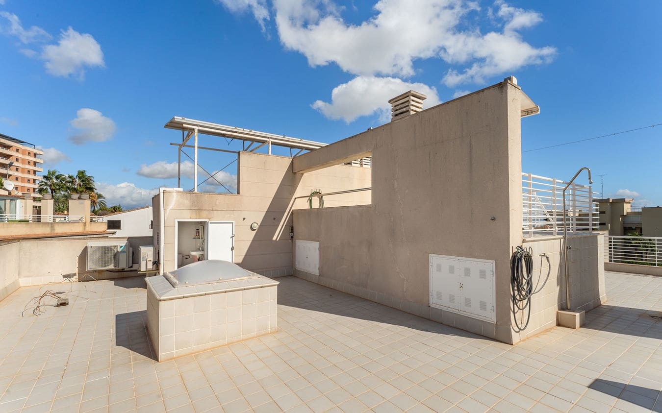 4 soverom Penthouse til salgs i Palma de Mallorca med svømmebasseng garasje - € 1 950 000 (Ref: 9521783)