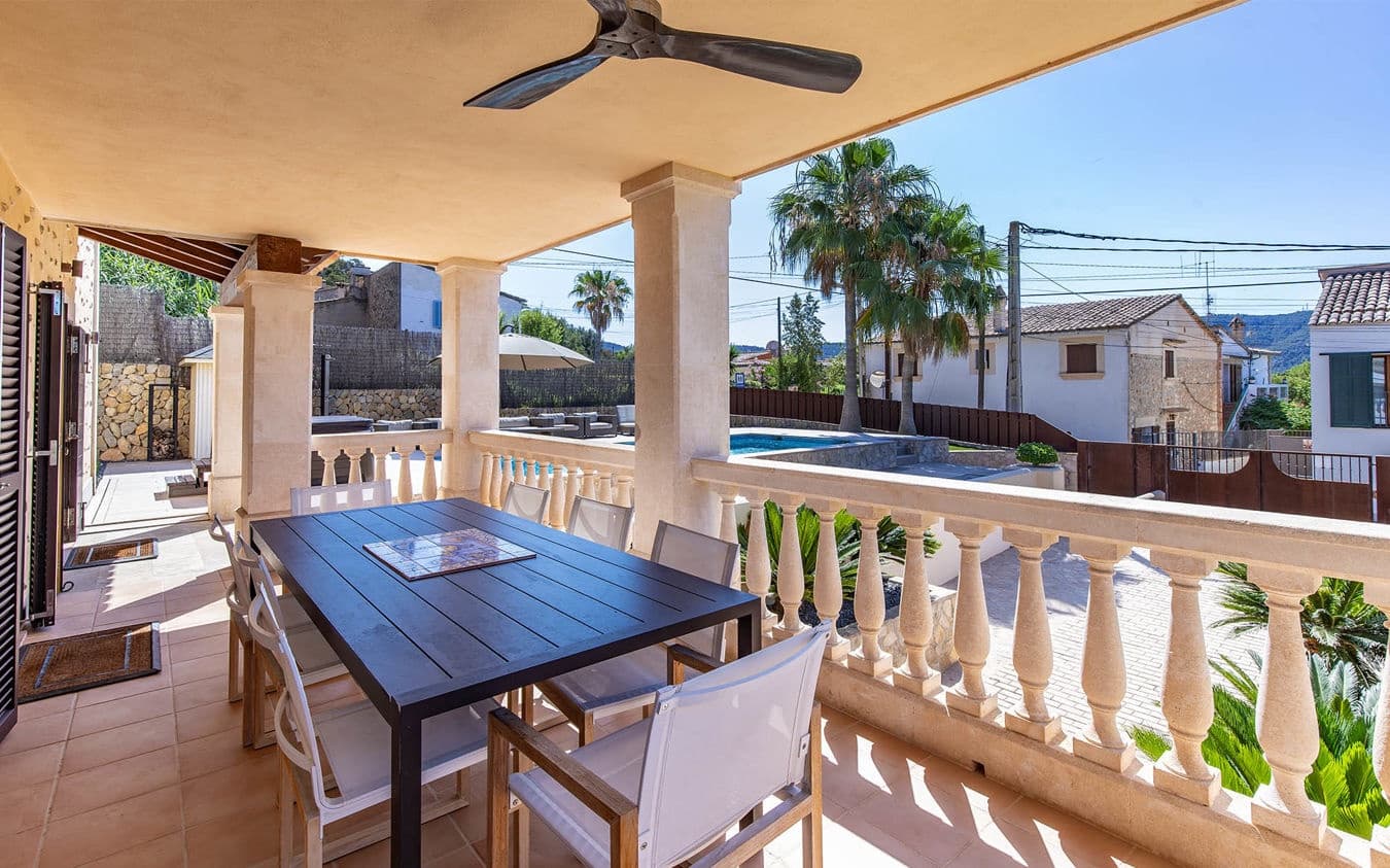 4 bedroom Villa for sale in Calvia with pool garage - € 2,099,000 (Ref: 9524812)