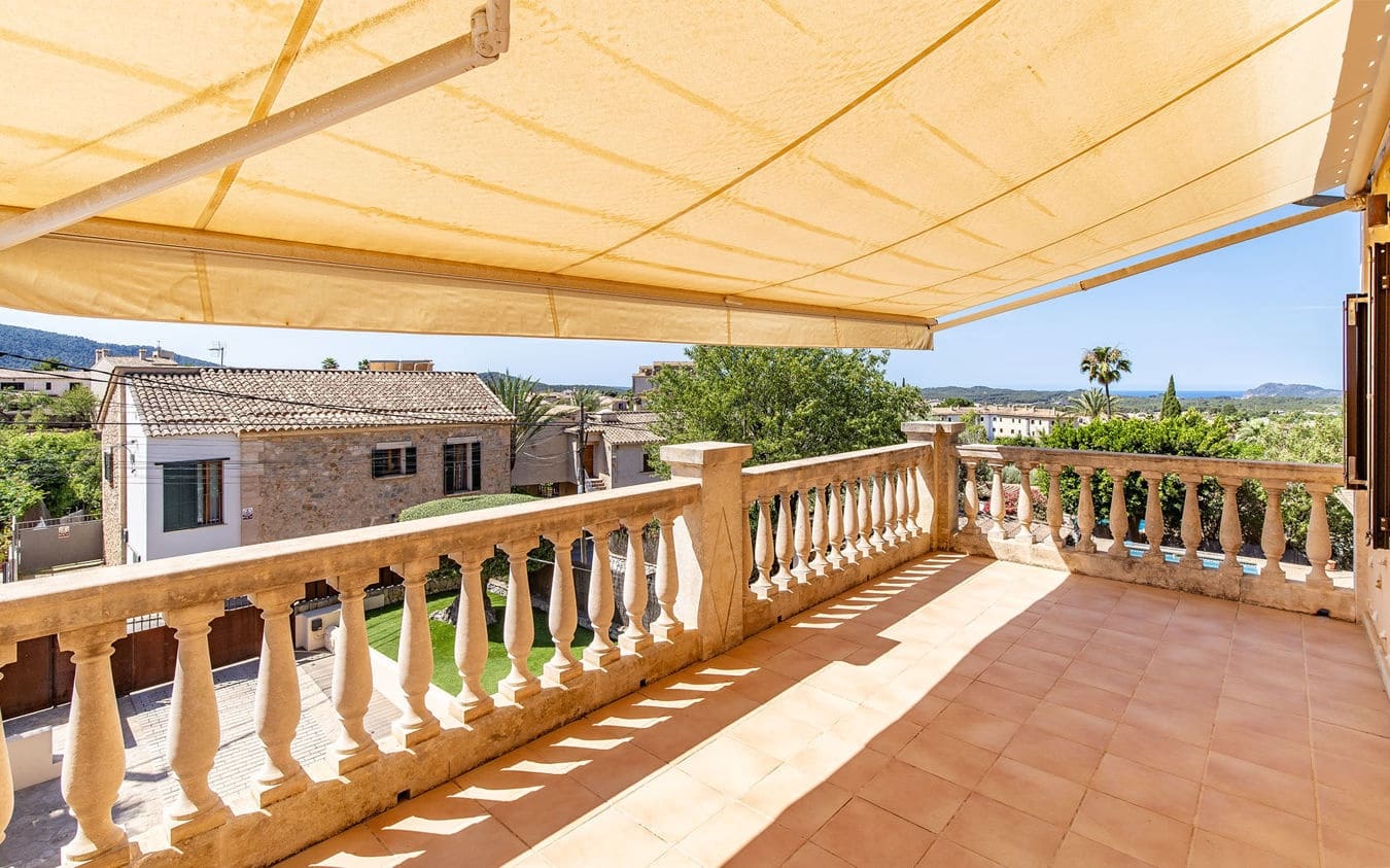 4 bedroom Villa for sale in Calvia with pool garage - € 2,099,000 (Ref: 9524812)