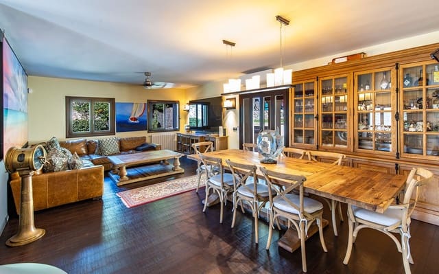 4 slaapkamer Villa te koop in Calvià Pueblo, Calvià met zwembad garage - € 2.099.000 (Ref: 9524812)