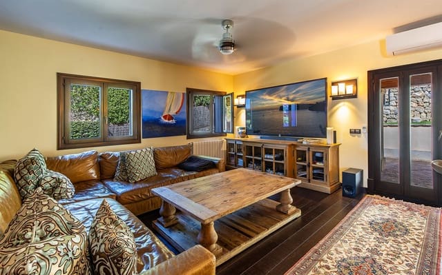 4 slaapkamer Villa te koop in Calvià Pueblo, Calvià met zwembad garage - € 2.099.000 (Ref: 9524812)