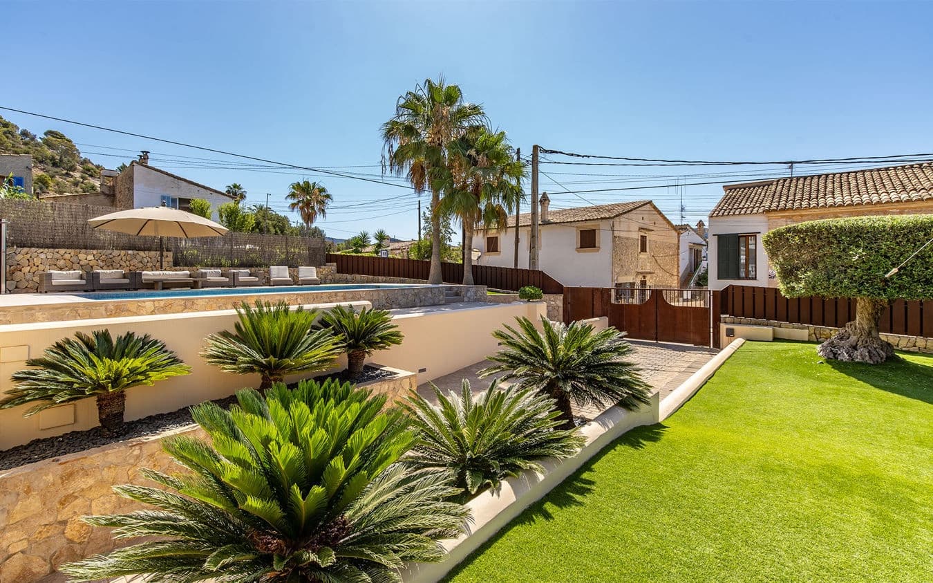 4 bedroom Villa for sale in Calvia with pool garage - € 2,099,000 (Ref: 9524812)