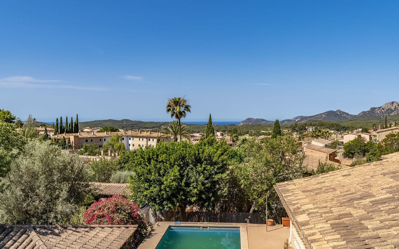 4 bedroom Villa for sale in Calvia with pool garage - € 2,099,000 (Ref: 9524812)