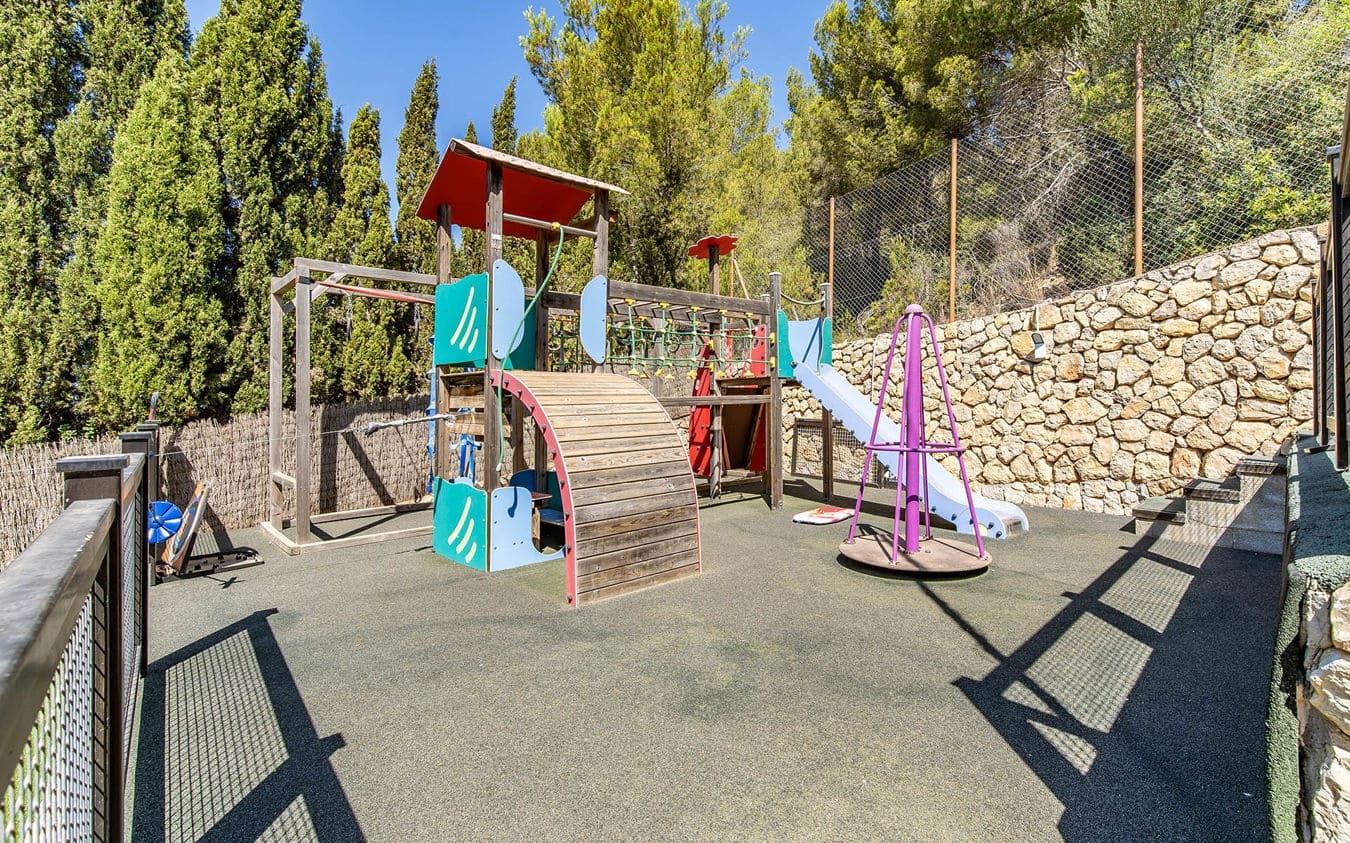 4 bedroom Villa for sale in Calvia with pool garage - € 2,099,000 (Ref: 9524812)