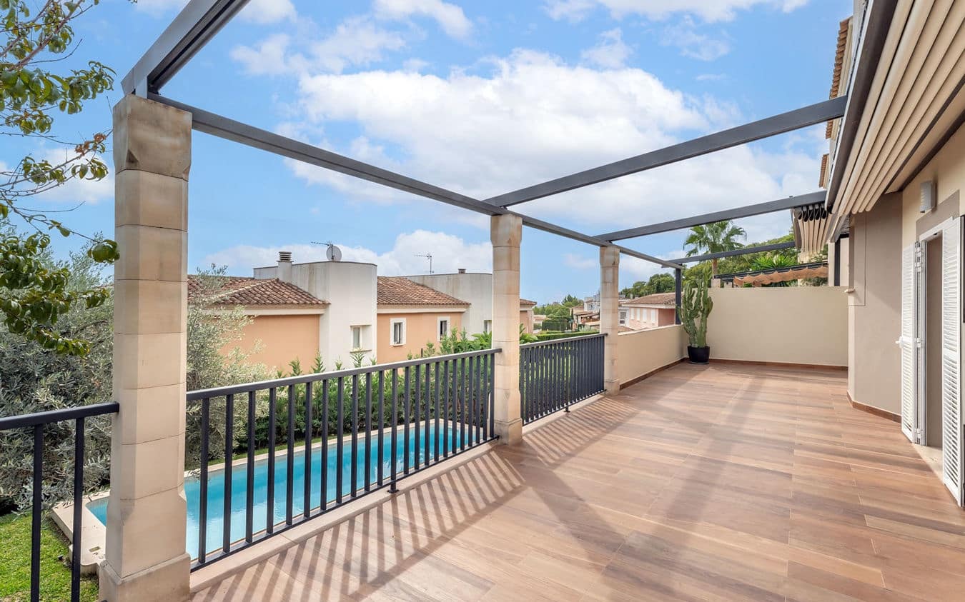 4 soverom Kjedet enebolig til salgs i Palma de Mallorca med svømmebasseng garasje - € 1 290 000 (Ref: 9525577)