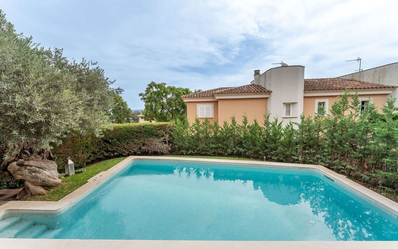 4 soverom Kjedet enebolig til salgs i Palma de Mallorca med svømmebasseng garasje - € 1 290 000 (Ref: 9525577)