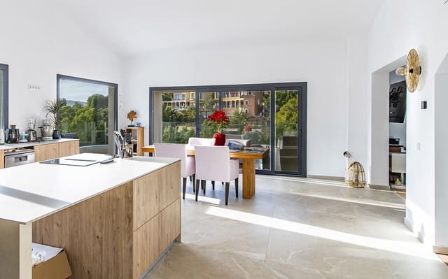 4 soveværelse Villa til salg i Costa de la Calma, Calvià med swimmingpool garage - € 2.600.000 (Ref: 9527945)