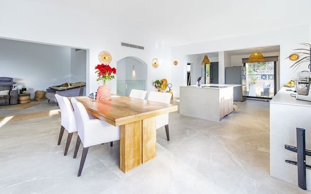 4 soveværelse Villa til salg i Costa de la Calma, Calvià med swimmingpool garage - € 2.600.000 (Ref: 9527945)