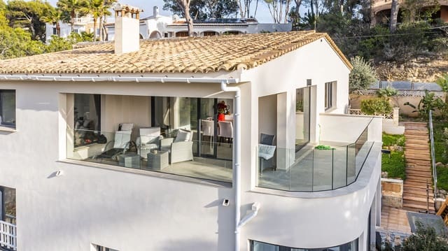 4 soveværelse Villa til salg i Costa de la Calma, Calvià med swimmingpool garage - € 2.600.000 (Ref: 9527945)