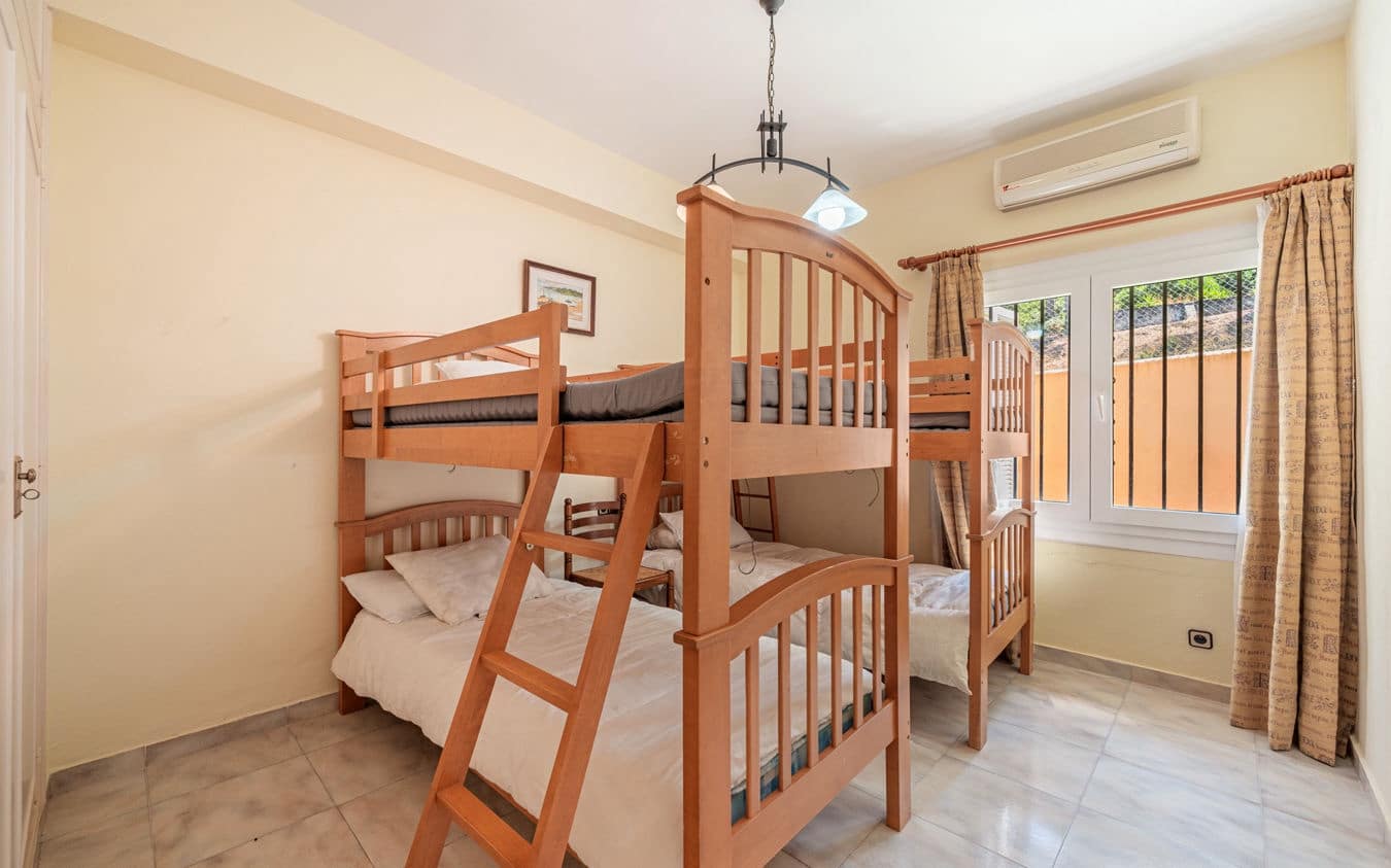 5 sypialnia Willa na sprzedaż w Santa Ponsa z basenem garażem - 1 950 000 € (Ref: 9528125)