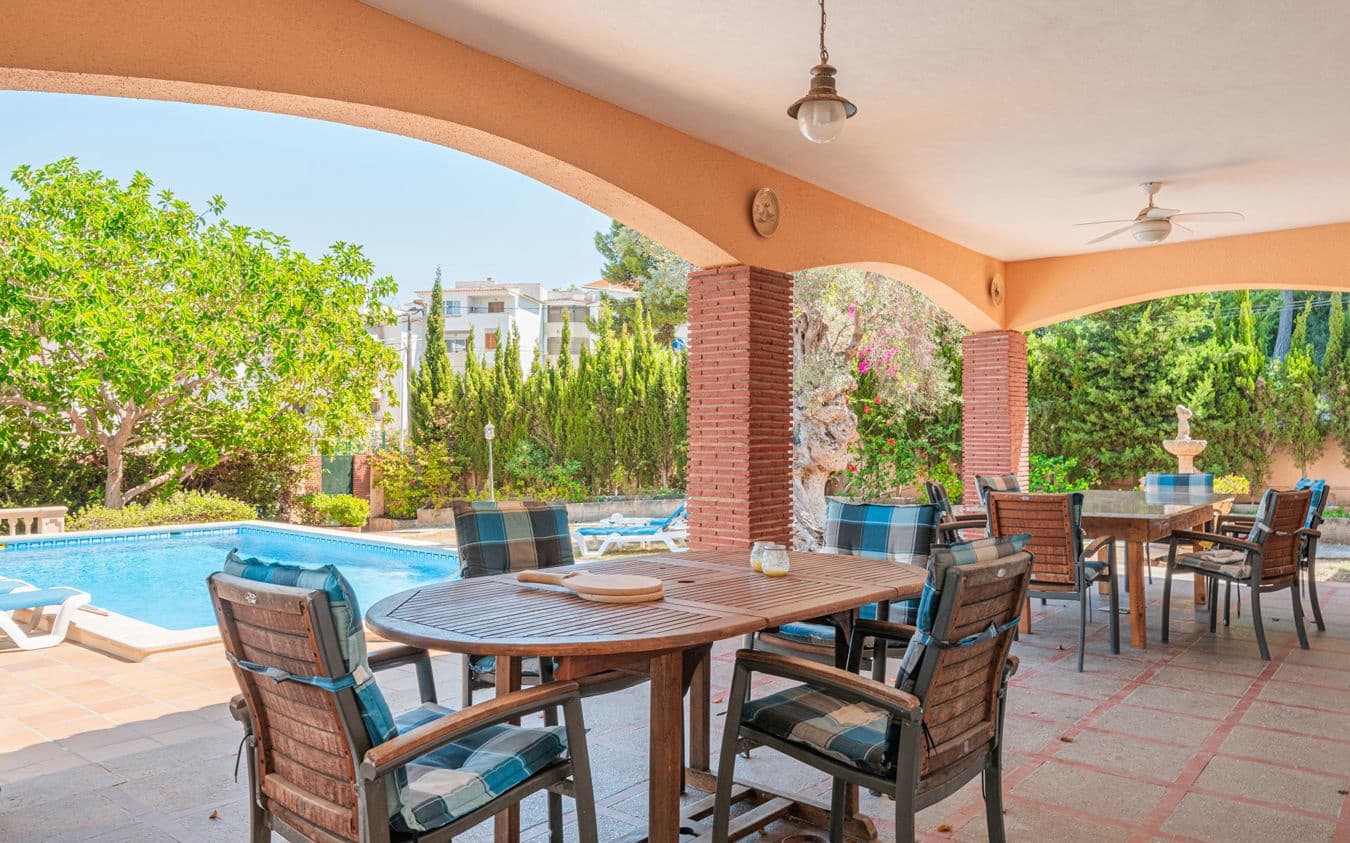 5 sypialnia Willa na sprzedaż w Santa Ponsa z basenem garażem - 1 950 000 € (Ref: 9528125)