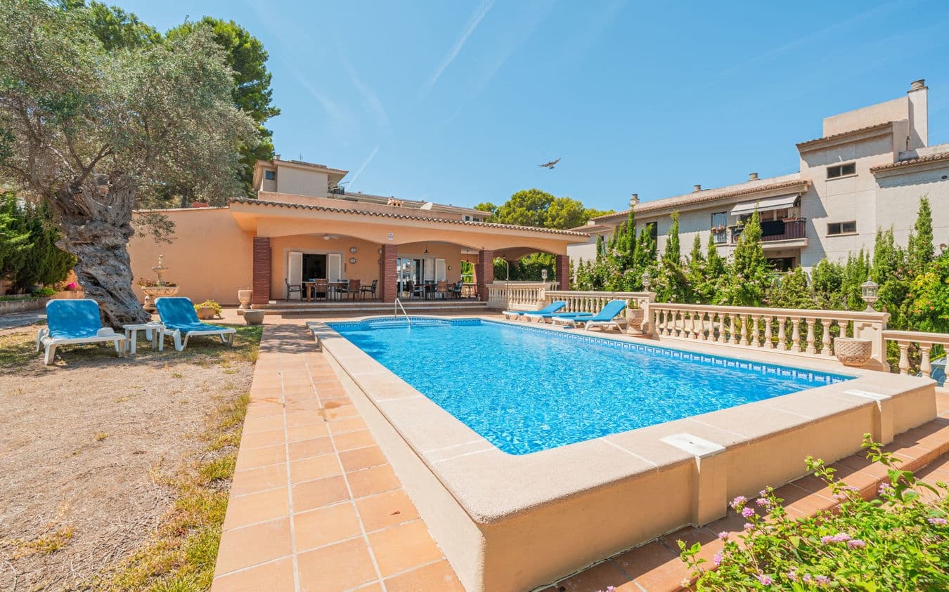 5 sypialnia Willa na sprzedaż w Santa Ponsa z basenem garażem - 1 950 000 € (Ref: 9528125)