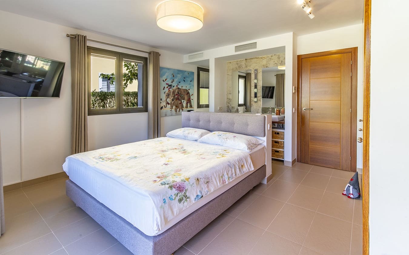 4 bedroom Apartment for sale in Es Camp De Mar / El Camp De Mar with pool garage - € 2,200,000 (Ref: 9528131)