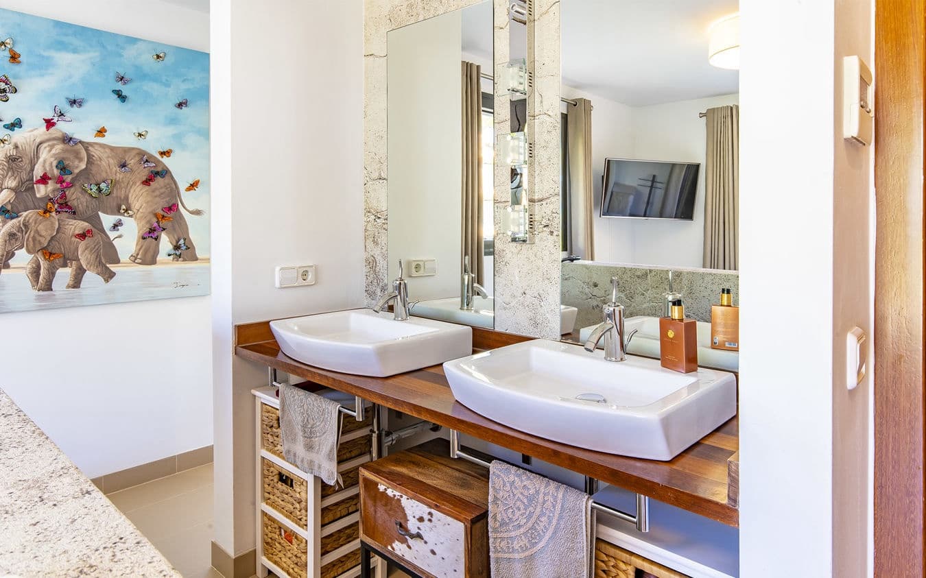 4 bedroom Apartment for sale in Es Camp De Mar / El Camp De Mar with pool garage - € 2,200,000 (Ref: 9528131)