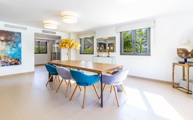 4 bedroom Apartment for sale in Es Camp De Mar / El Camp De Mar, Andratx with pool garage - € 2,200,000 (Ref: 9528131)