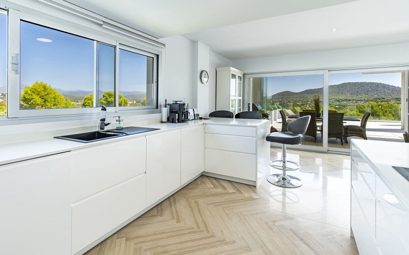 2 sypialnia Penthouse na sprzedaż w Santa Ponsa z basenem garażem - 1 890 000 € (Ref: 9528134)