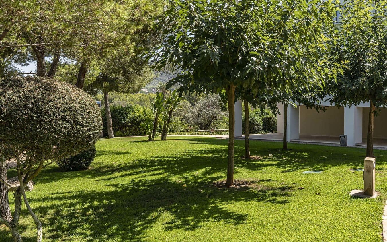 2 sypialnia Penthouse na sprzedaż w Santa Ponsa z basenem garażem - 1 890 000 € (Ref: 9528134)