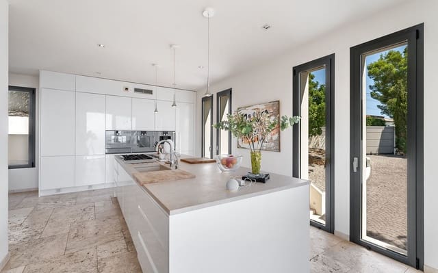 4 makuuhuone Huvila myytävänä paikassa Costa d'en Blanes, Calvià mukana uima-altaan 
autotalli - 4 800 000 € (Ref: 9528518)