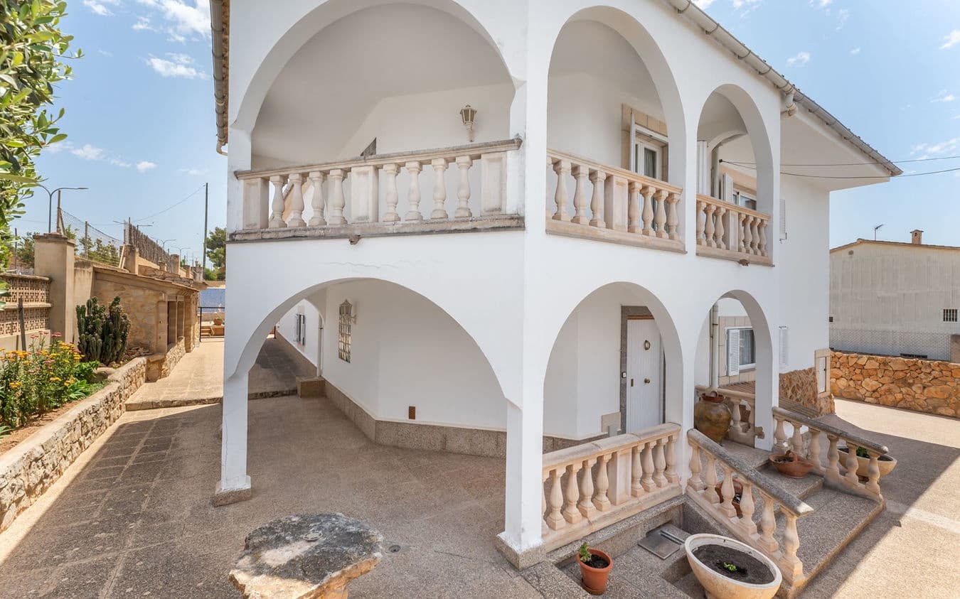 6 bedroom Villa for sale in L'Arenal / S'Arenal with pool garage - € 1,200,000 (Ref: 9528774)