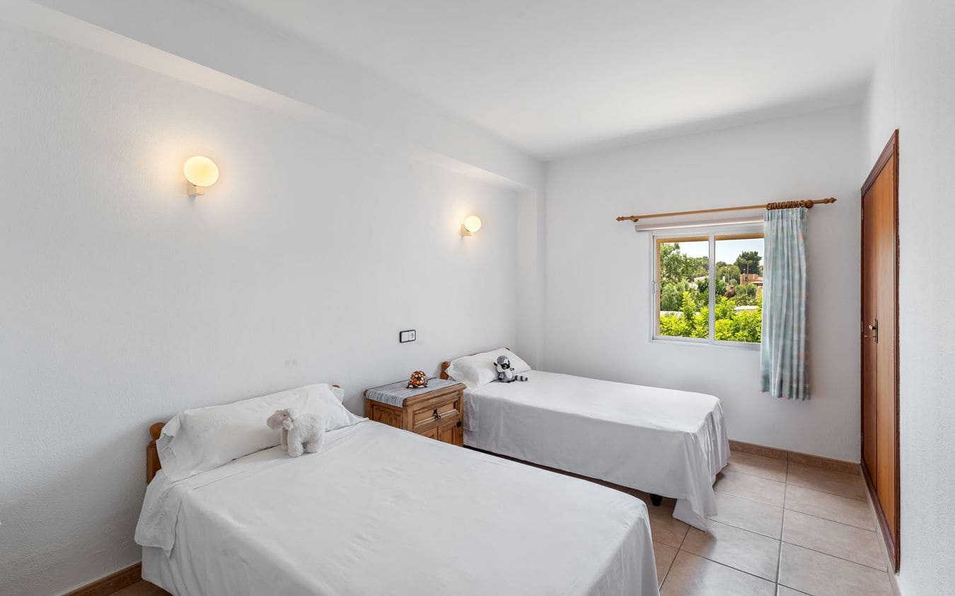 6 bedroom Villa for sale in L'Arenal / S'Arenal with pool garage - € 1,200,000 (Ref: 9528774)