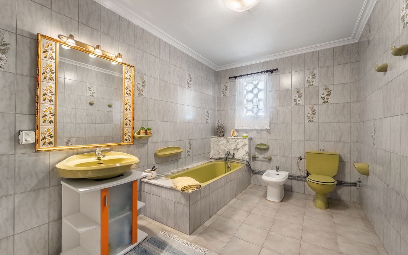 6 bedroom Villa for sale in L'Arenal / S'Arenal with pool garage - € 1,200,000 (Ref: 9528774)