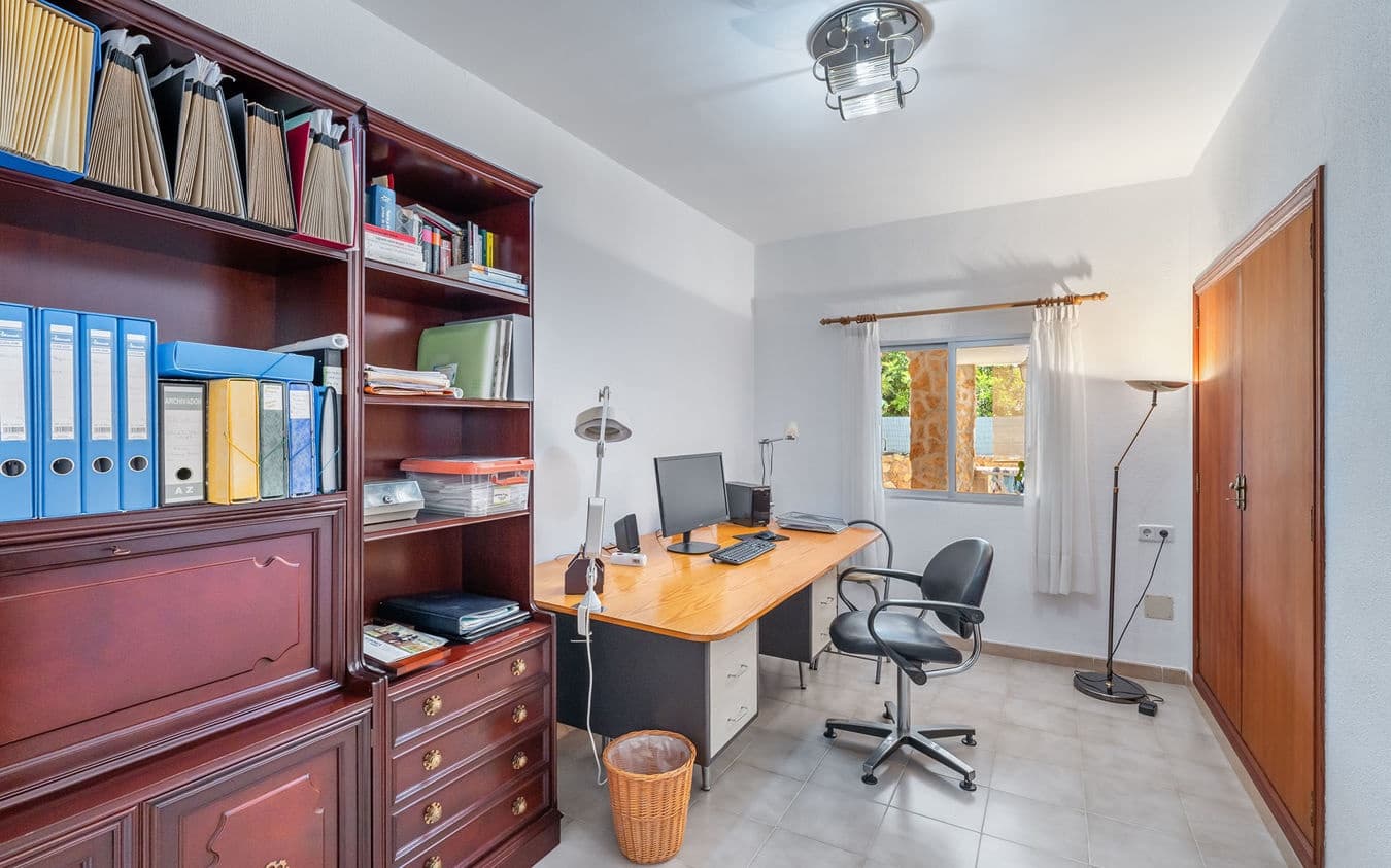 6 bedroom Villa for sale in L'Arenal / S'Arenal with pool garage - € 1,200,000 (Ref: 9528774)