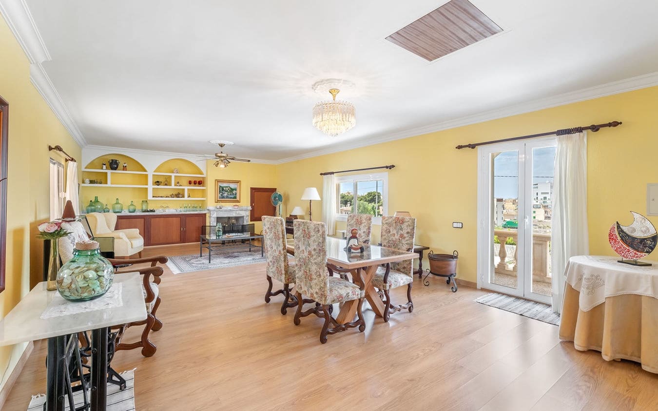 6 bedroom Villa for sale in L'Arenal / S'Arenal with pool garage - € 1,200,000 (Ref: 9528774)