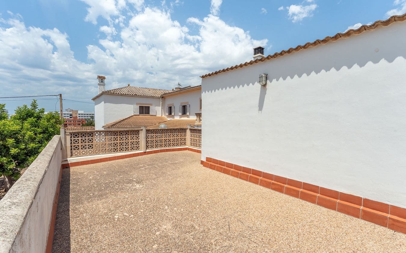 6 bedroom Villa for sale in L'Arenal / S'Arenal with pool garage - € 1,200,000 (Ref: 9528774)