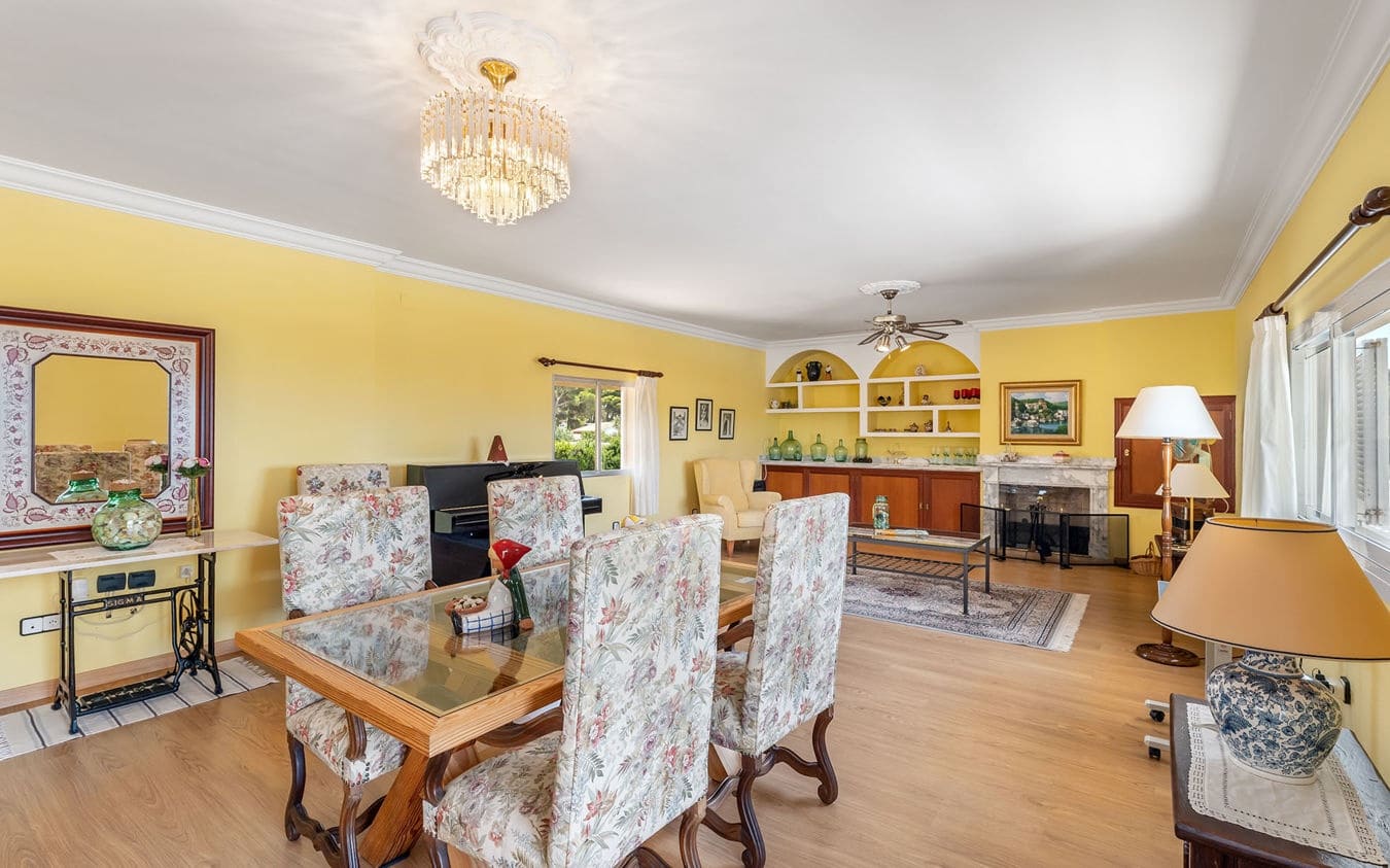 6 bedroom Villa for sale in L'Arenal / S'Arenal with pool garage - € 1,200,000 (Ref: 9528774)