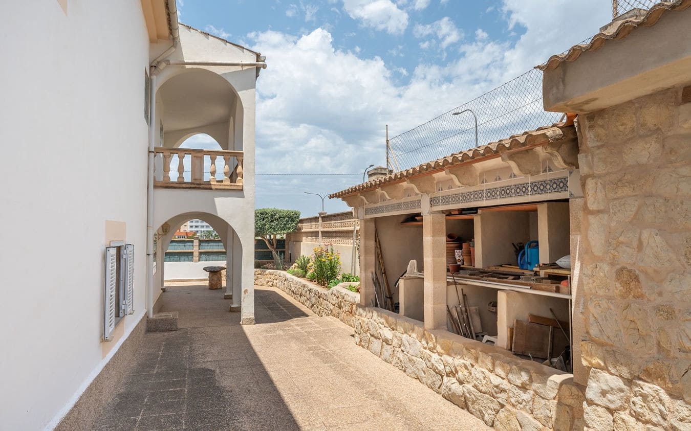 6 bedroom Villa for sale in L'Arenal / S'Arenal with pool garage - € 1,200,000 (Ref: 9528774)
