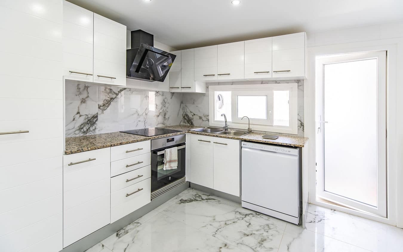 3 soveværelse Lejlighed til salg i Cala Millor med garage - € 378.000 (Ref: 9528776)