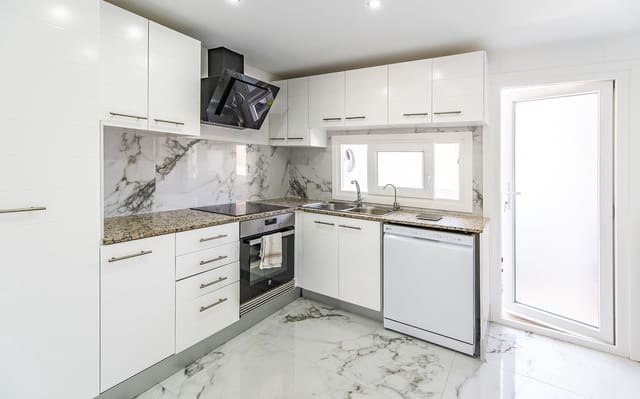 3 soveværelse Lejlighed til salg i Cala Millor, Son Servera med garage - € 378.000 (Ref: 9528776)