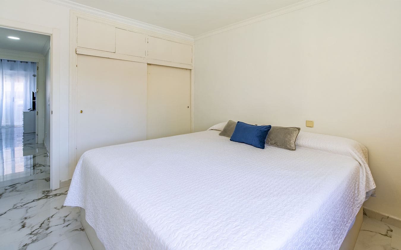 3 soveværelse Lejlighed til salg i Cala Millor med garage - € 378.000 (Ref: 9528776)