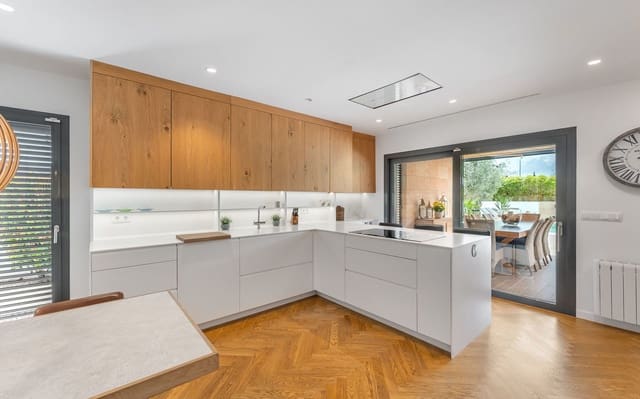 4 bedroom Villa for sale in Sant Nicolau, Palma de Mallorca with pool garage - € 2,950,000 (Ref: 9528879)