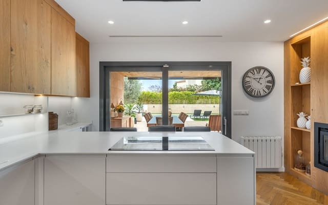 4 bedroom Villa for sale in Sant Nicolau, Palma de Mallorca with pool garage - € 2,950,000 (Ref: 9528879)