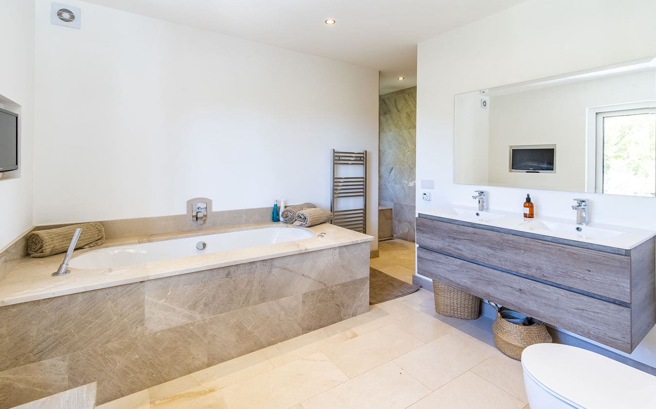 4 slaapkamer Villa te koop in Calvia met zwembad garage - € 3.950.000 (Ref: 9528882)