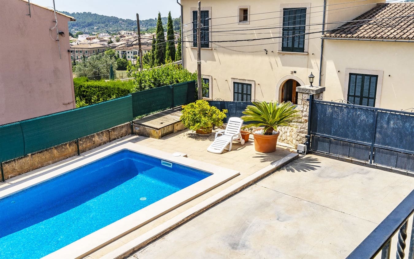 4 makuuhuone Maalaistalo myytävänä paikassa Alaro mukana uima-altaan 
autotalli - 1 250 000 € (Ref: 9528883)