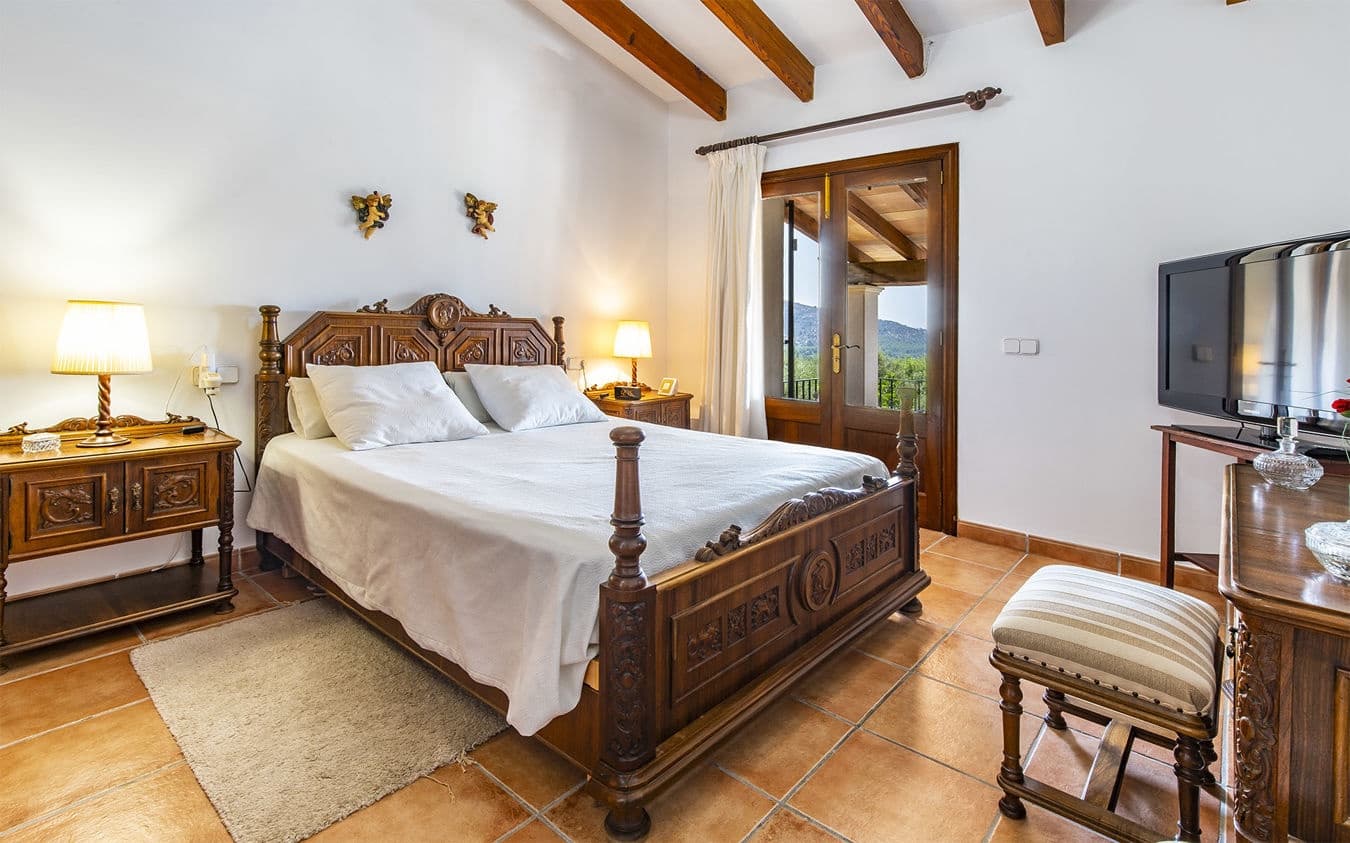 4 makuuhuone Maalaistalo myytävänä paikassa Alaro mukana uima-altaan 
autotalli - 1 250 000 € (Ref: 9528883)